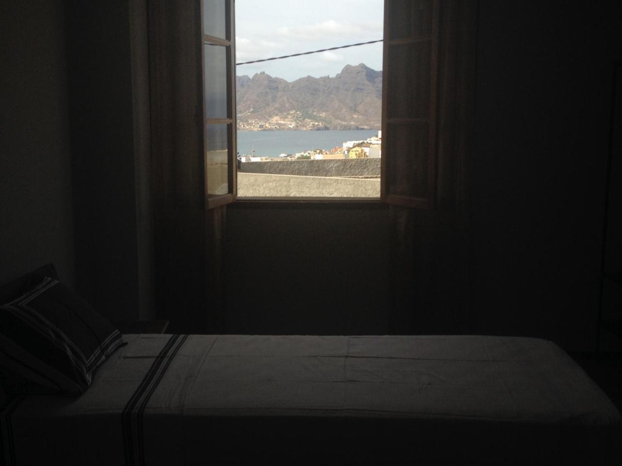 Bed & Breakfast Residencial Monte Cara 2*